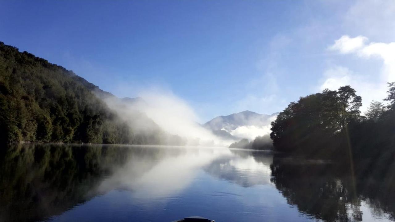 Cabanas Nutrias Patagonicas Puelo River Buitenkant foto